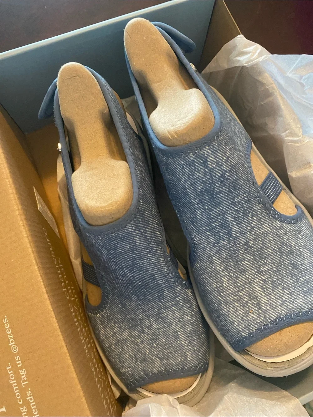 BZEES Dream Denim  8 wide blue  wedge sandal boxed  new